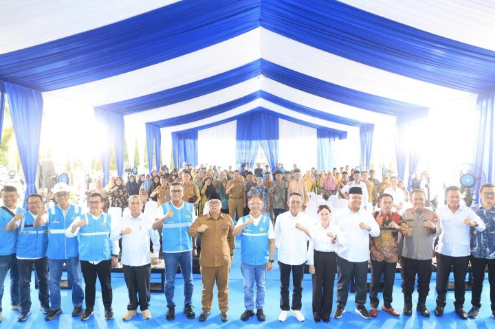 Direktur Distribusi PLN Resmikan Layanan Kelistrikan 24 Jam di Empat Pulau Terpencil Kepulauan Riau Secara Serentak