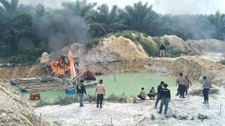 Operasi PETI Kuansing Merah Putih 2026, Ratusan Rakit Tambang Emas Dihancurkan