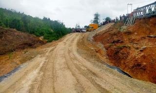 Jalan Lintas Riau-Sumbar Km 106-107 Tanjung Alai Dibuka dengan Jam Operasional