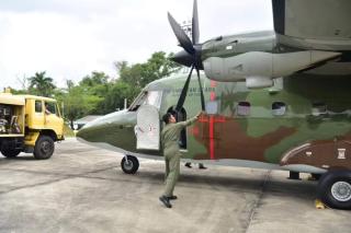 Cegah Karhutla, Pemprov Riau Lakukan Hujan Buatan dengan Pesawat Casa TNI AU